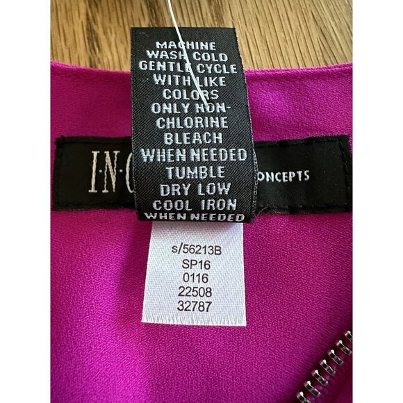 🎈🎈🎈INC Sheer V Neck Sleeveless  1/4 Zip Blouse Magenta Size XS NEW Lightweight - Picture 4 of 9